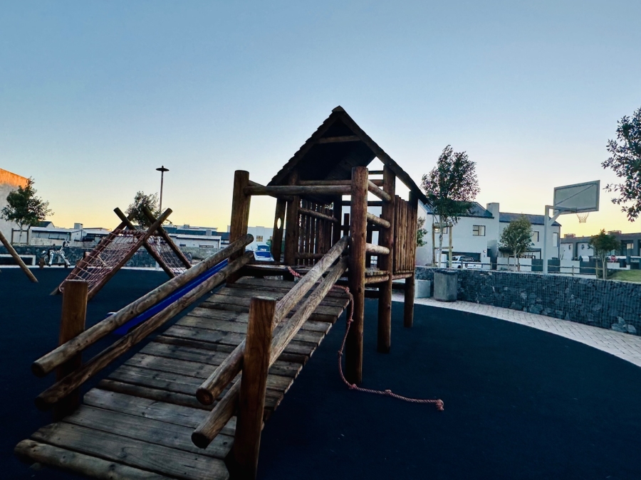 4 Bedroom Property for Sale in Sandown Western Cape